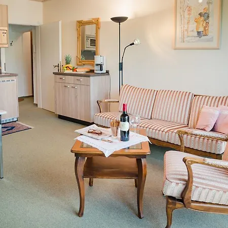 Cafe Alt Apartment *